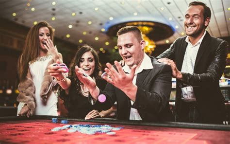 29 Holofotes Casino Empregos