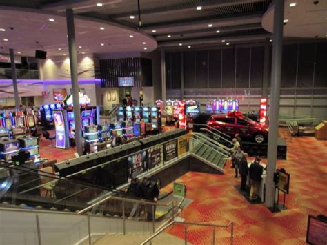 Fraser Downs Casino Horas