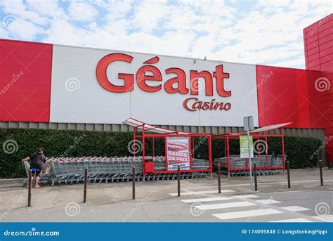 Geant Casino Arles 1 Mai