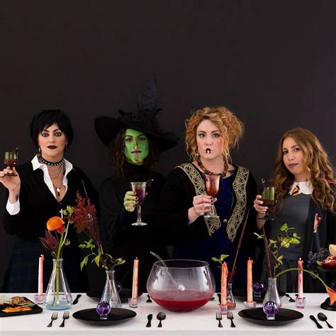 Jogue Halloween Witch Party Online