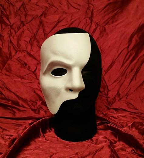 Jogue Opera Of The Masks Online