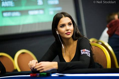 Miss Finlandia Poker Bluff