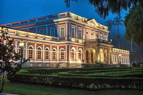 O Palacio Imperial De Maquinas De Fenda