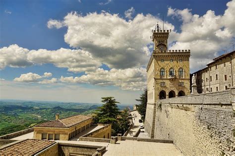 Sala De Fenda De San Marino
