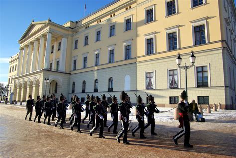 Slottet Oslo Vaktskifte